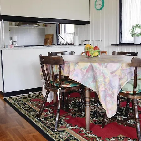 Three Bedroom Holiday In Casa vacanze